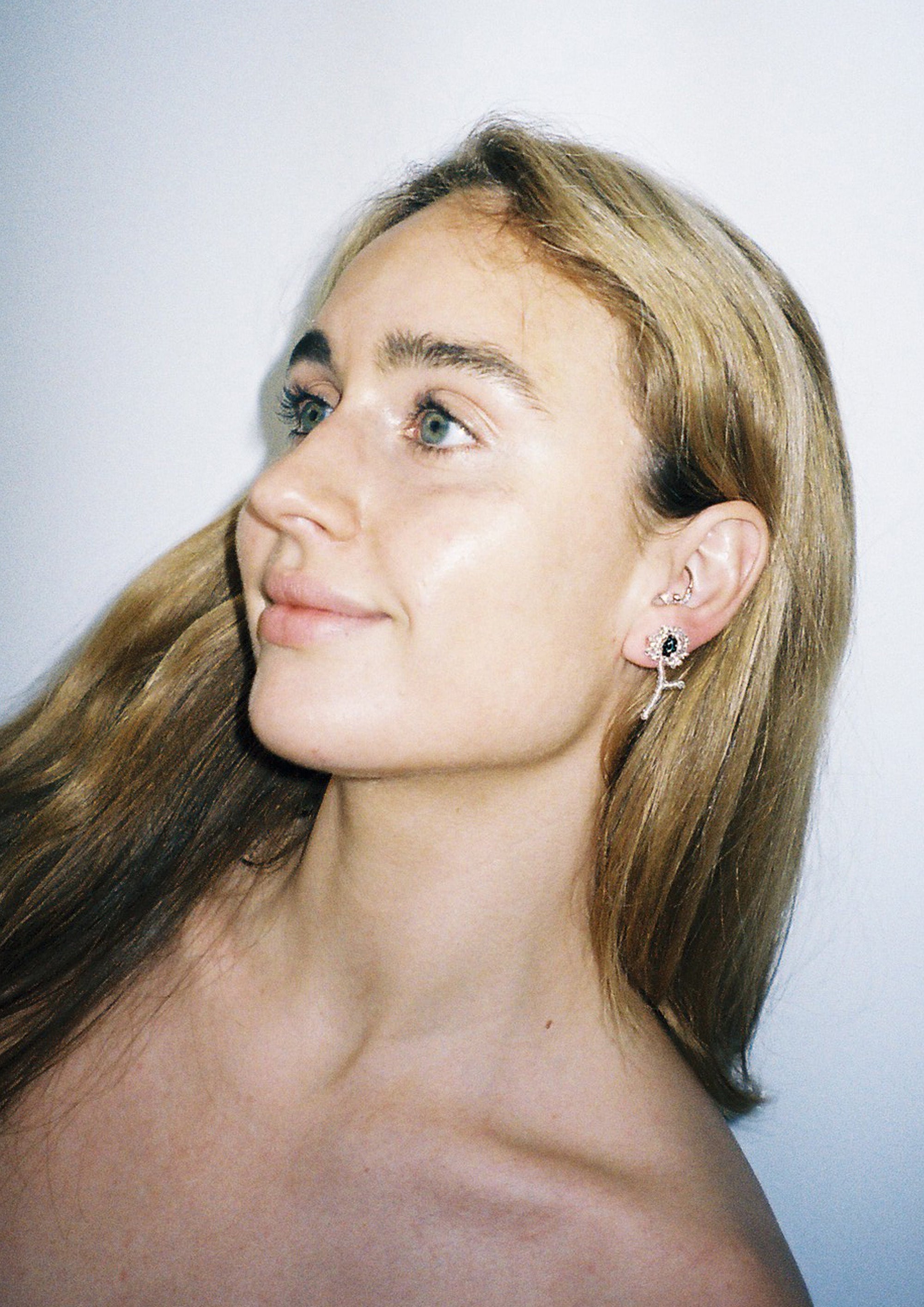 Silver Flor Ear Stick