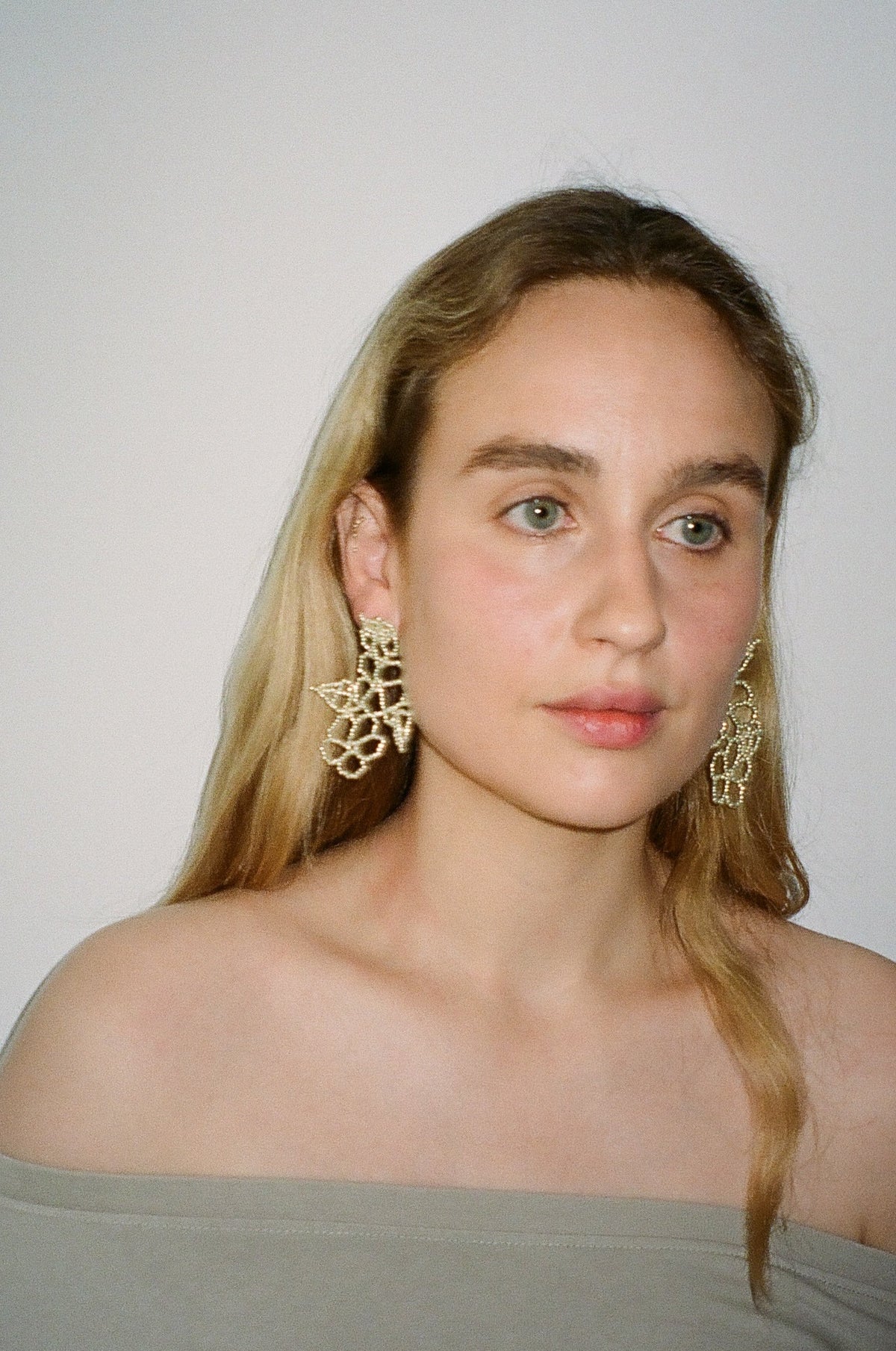 SILVER FLOWER EAR STICKS