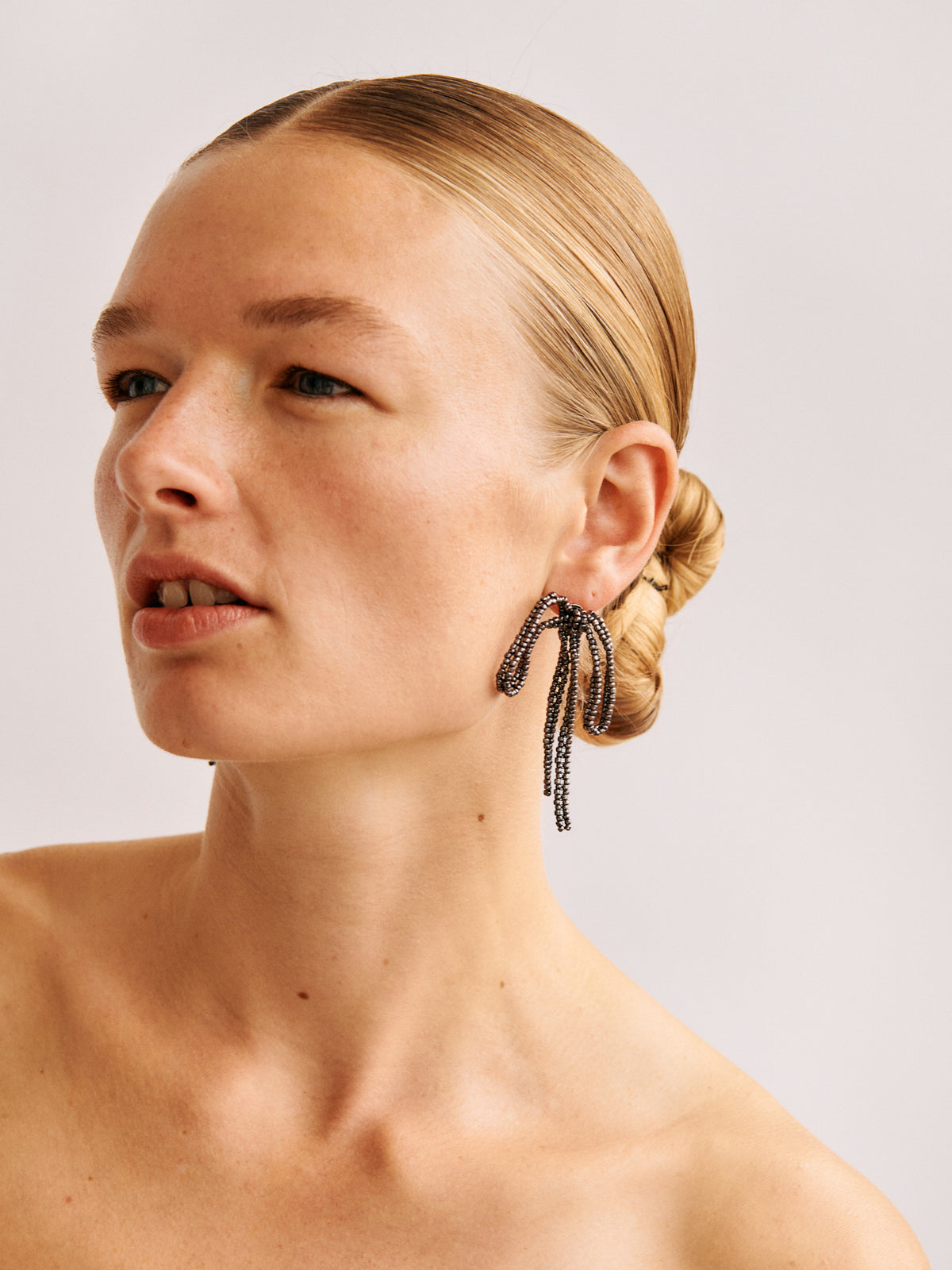 BLACK BIG BOW EAR STICKS