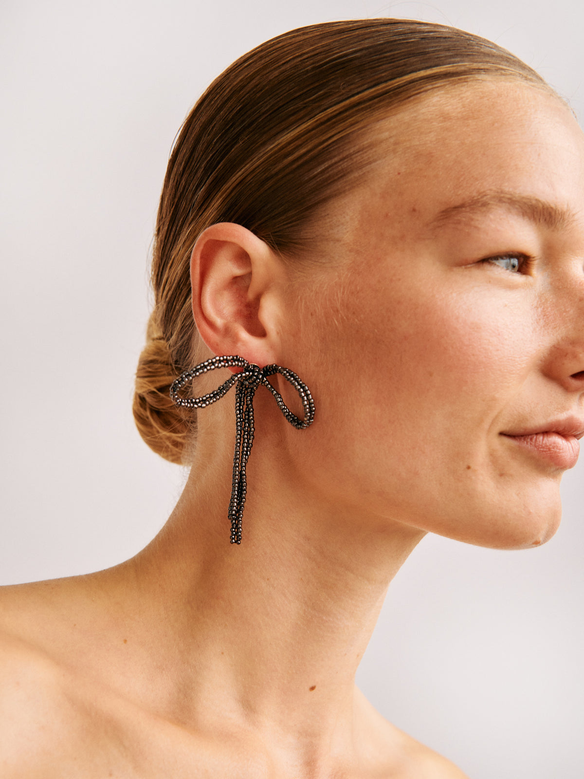 BLACK BIG BOW EAR STICKS